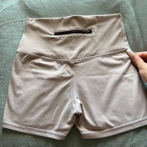 Echt range shorts